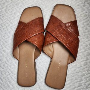 VIA LIBERA Slide Sandal, Women's Size 9.5 M, Saddle .